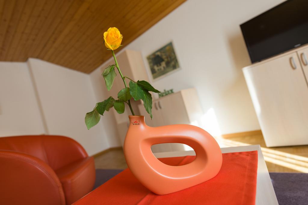 Postgebaeude Apartment Grachen Ngoại thất bức ảnh